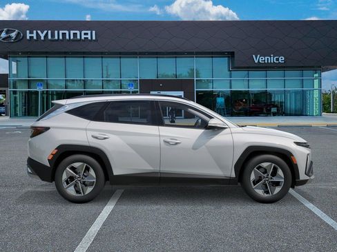 New 2026 Hyundai Tucson SEL w/ Tow & Go Package AWD/4WD image 7