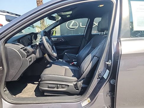 Used 2017 Honda Accord Sport image 4