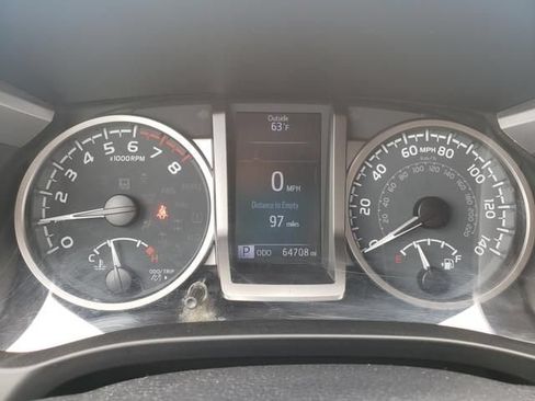 Used 2020 Toyota Tacoma SR5 AWD/4WD image 25