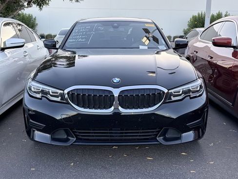 Used 2019 BMW 330i xDrive Sedan w/ Convenience Package AWD/4WD image 2