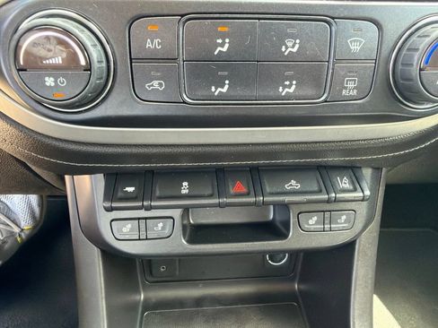 Used 2016 GMC Canyon SLT w/ Driver Alert Package RWD image 23