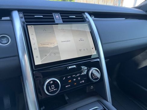 New 2025 Land Rover Discovery S image 16