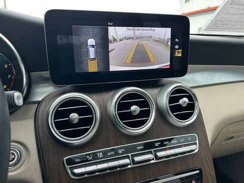 Used 2022 Mercedes-Benz GLC 300 4MATIC image 22