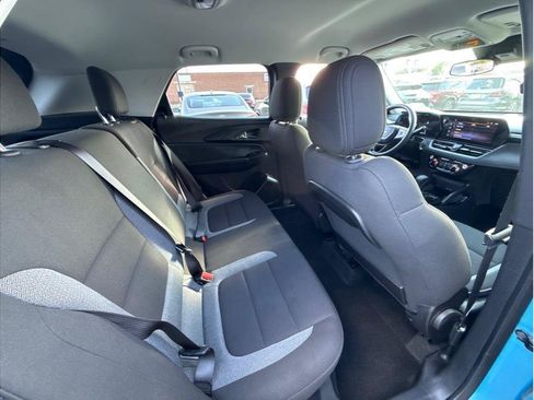 Used 2025 Chevrolet TrailBlazer LT FWD image 6