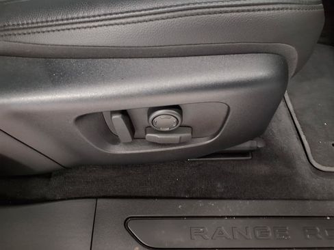 Used 2025 Land Rover Range Rover Evoque S AWD/4WD image 11