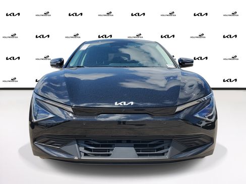 New 2025 Kia EV6 Wind image 2