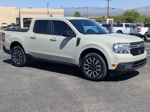 Used 2024 Ford Maverick Lariat FWD image 1