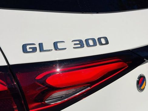 Used 2026 Mercedes-Benz GLC 300 4MATIC image 35