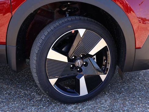 New 2026 Nissan Kicks SR image 16