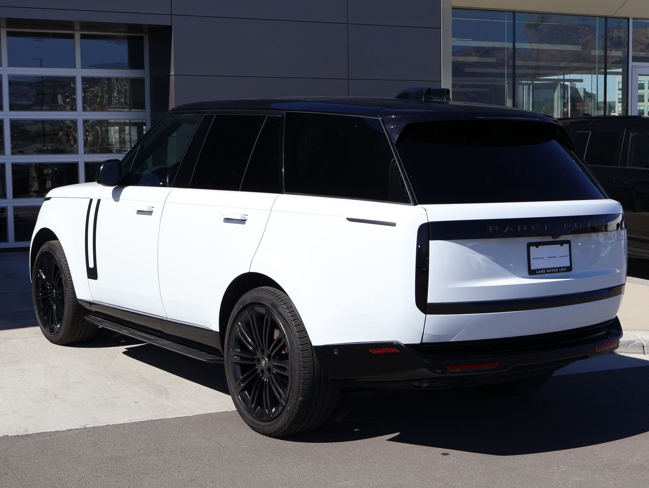Certified 2024 Land Rover Range Rover Autobiography AWD/4WD image 10