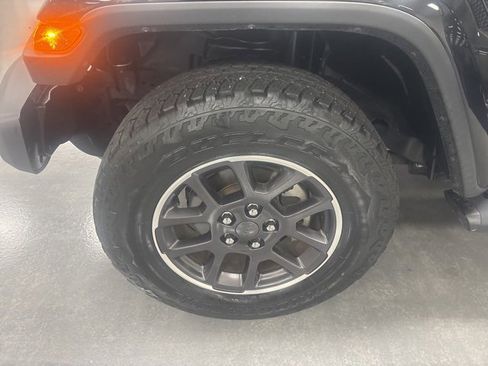 Used 2021 Jeep Gladiator Overland w/ Popular Equipment Package image 24