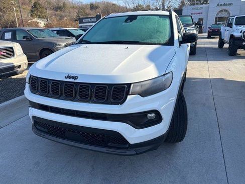 New 2026 Jeep Compass Latitude image 12