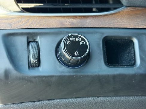 Used 2020 Cadillac Escalade Luxury RWD image 37