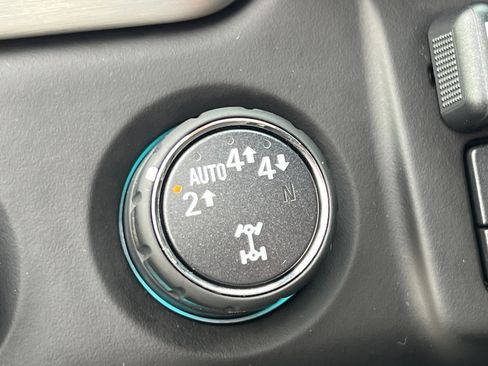 Used 2017 GMC Yukon SLE w/ SLE Value Package image 19