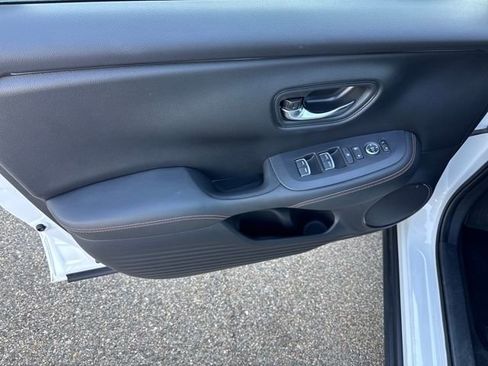 Used 2024 Honda HR-V Sport image 6