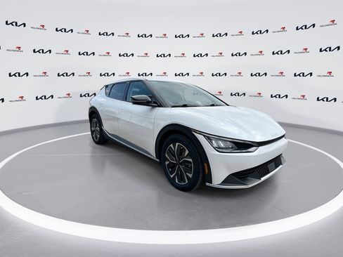 Certified 2024 Kia EV6 Light RWD image 2
