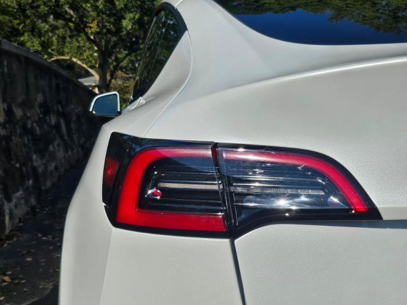 Used 2025 Tesla Model Y Long Range AWD/4WD image 28