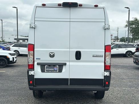 Used 2026 RAM ProMaster 2500 w/ Convenience Group FWD image 13