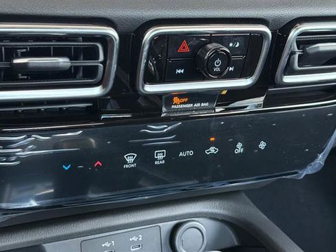 New 2027 Nissan Sentra SR w/ Floor Mat Package FWD image 21
