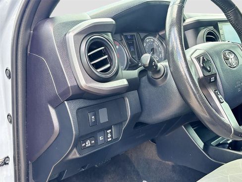 Used 2020 Toyota Tacoma TRD Sport RWD image 10