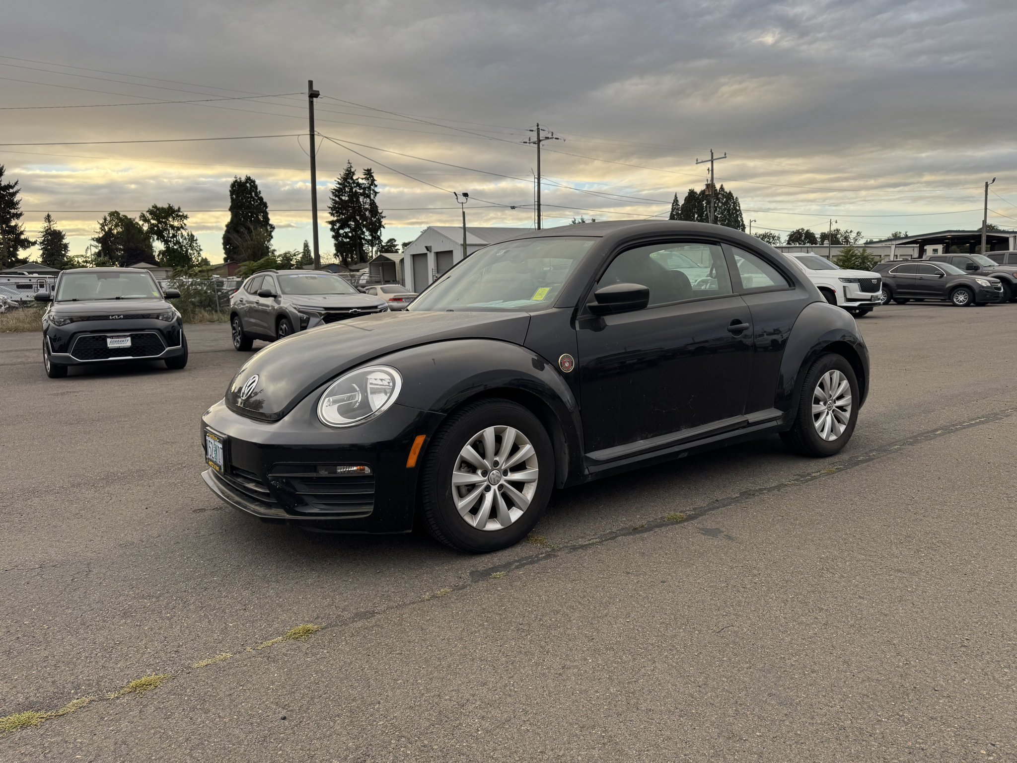Used 2017 Volkswagen Beetle 1.8T Classic FWD image 3