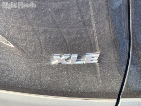 Used 2025 Toyota RAV4 XLE Premium image 10