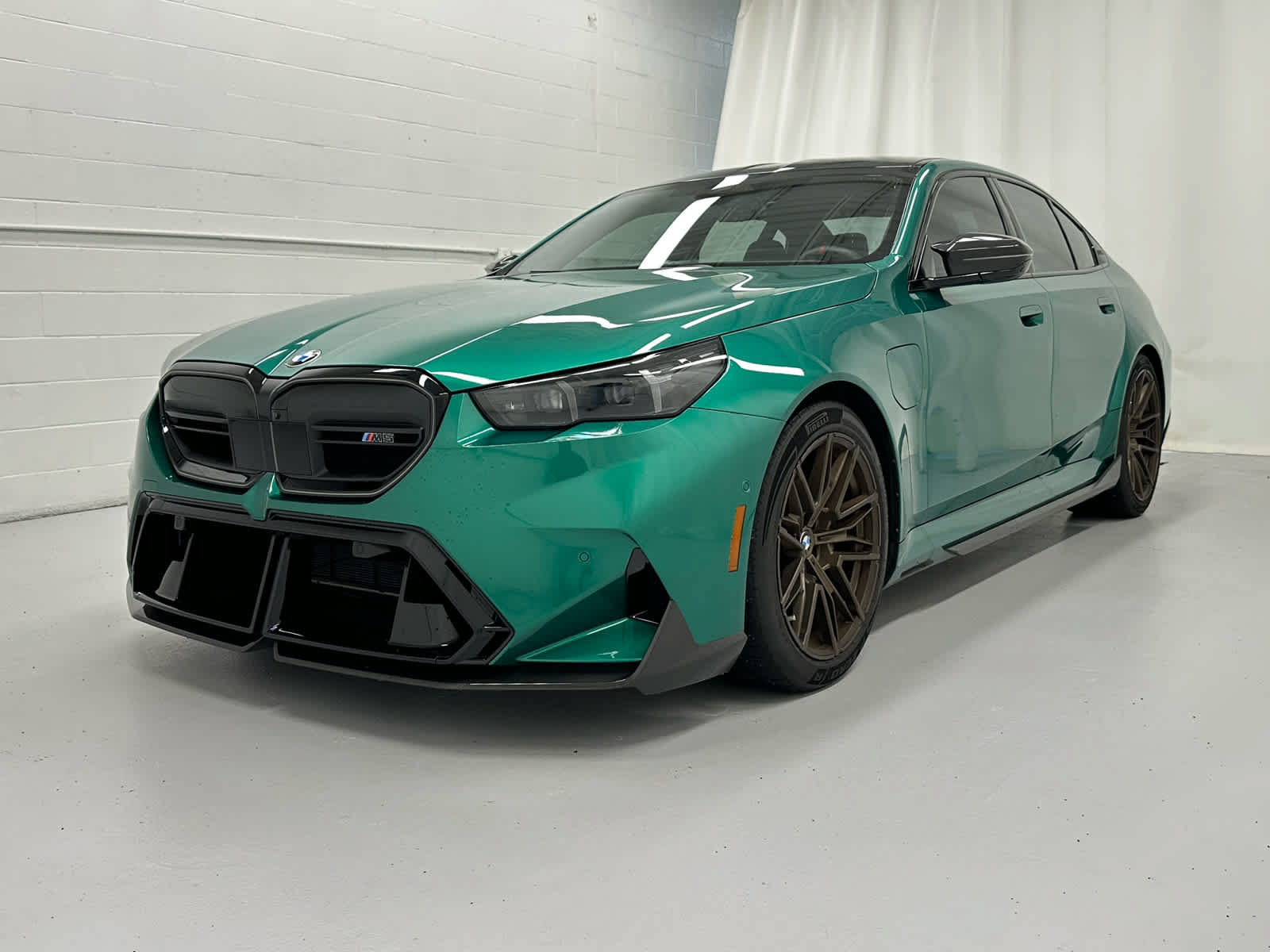 Used 2025 BMW M5 w/ Carbon Package AWD/4WD image 4
