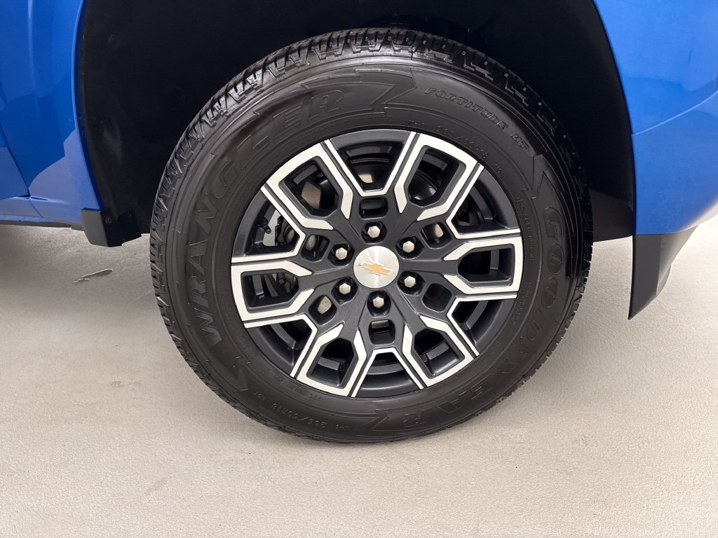 Used 2023 Chevrolet Colorado LT w/ LT Convenience Package III AWD/4WD image 23