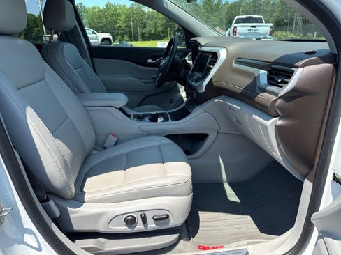 Used 2023 GMC Acadia SLT w/ Technology Package FWD image 8