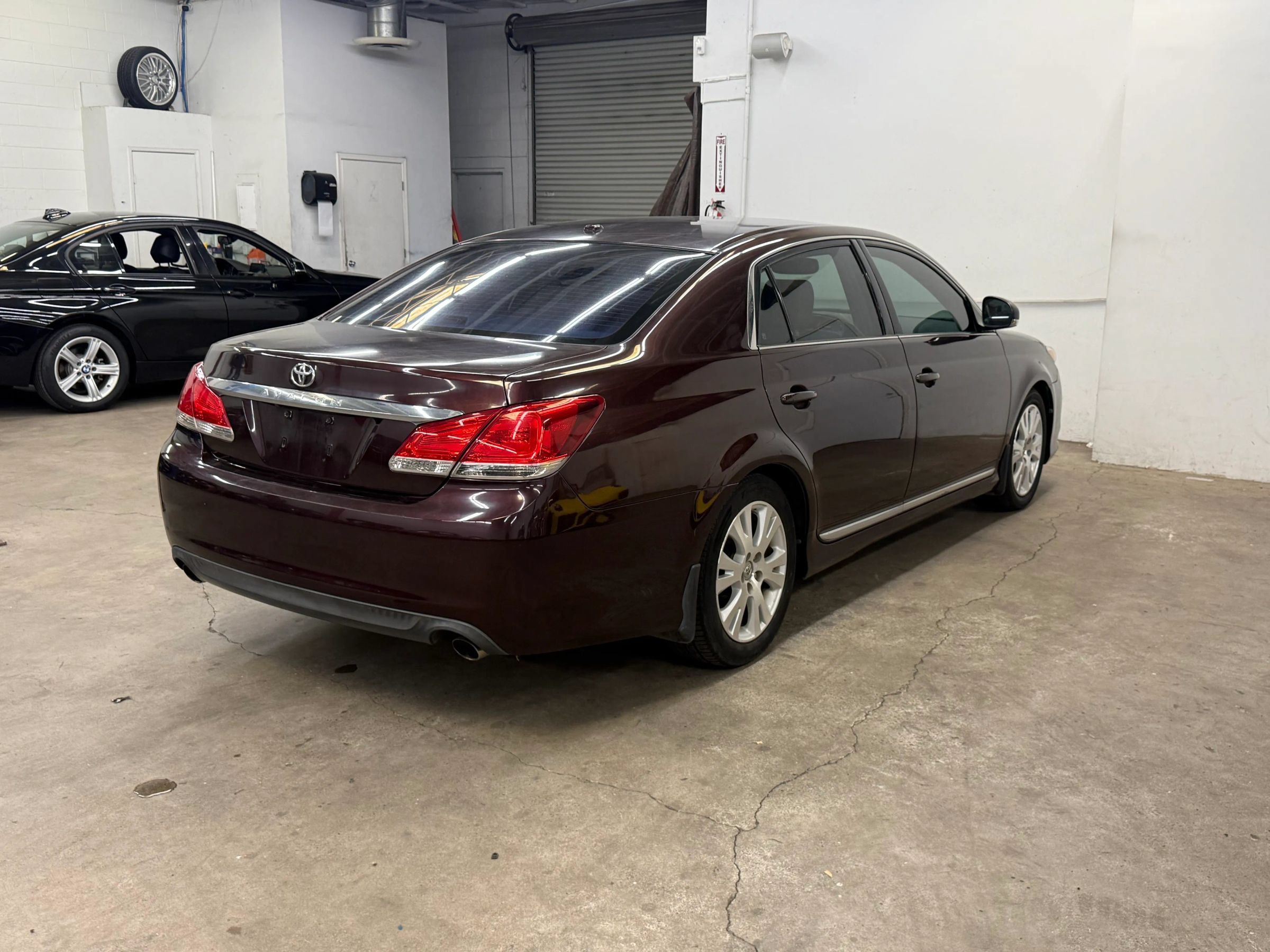 Used 2012 Toyota Avalon FWD image 6