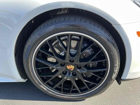 Used 2020 Porsche Panamera 4 image 76