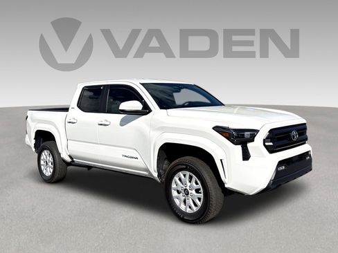 Used 2024 Toyota Tacoma SR5 image 1