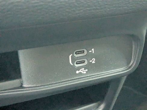 New 2026 Chrysler Pacifica Select FWD image 21