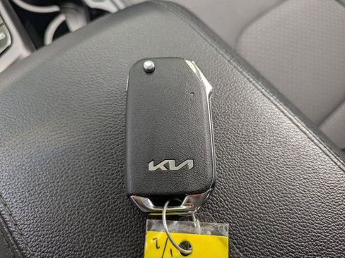 Used 2025 Kia Sportage LX AWD/4WD image 27