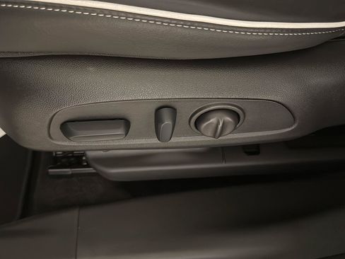 Used 2024 Buick Encore GX Avenir AWD/4WD image 10