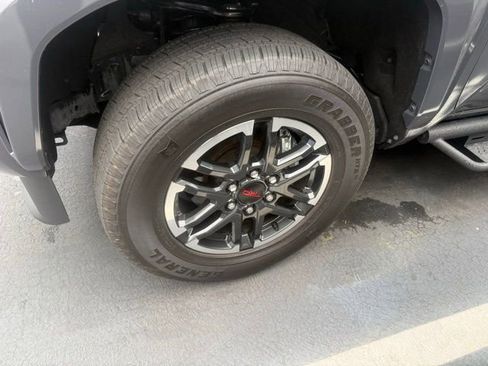 Used 2025 Toyota Tacoma TRD Sport AWD/4WD image 3