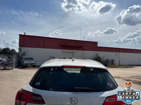Used 2018 Honda HR-V LX image 6
