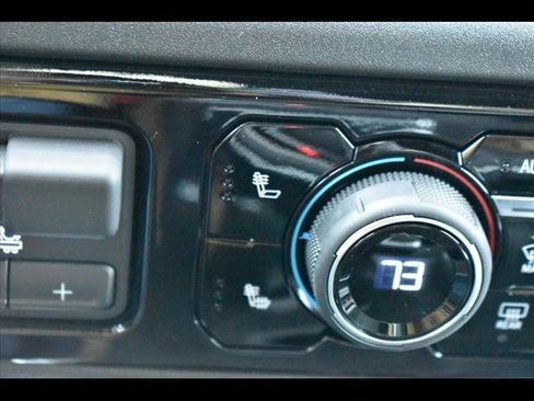 Used 2025 Chevrolet Silverado 1500 LT image 9