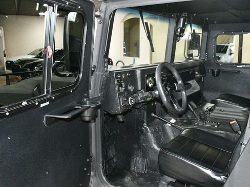 Used 1990 HUMMER H1 image 43
