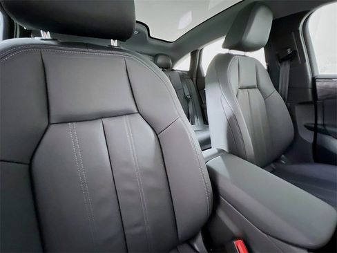 New 2025 Audi A6 e-tron Premium image 23