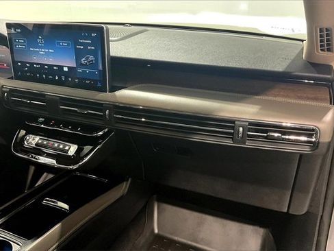 Used 2023 Lincoln Corsair Reserve w/ Equipment Group 201A image 28