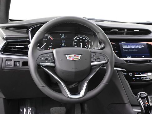 New 2025 Cadillac XT6 Luxury image 12