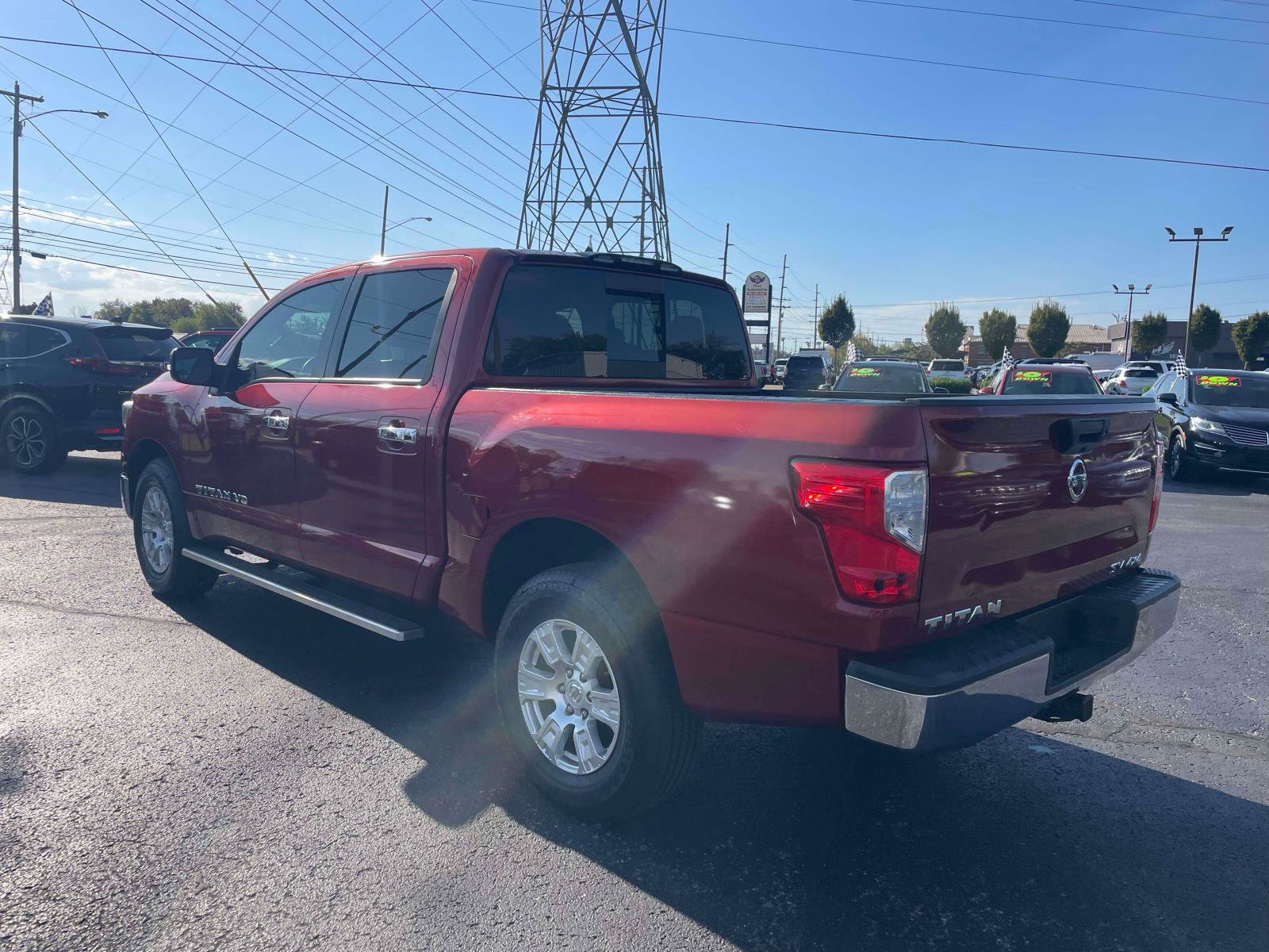 Used 2019 Nissan Titan SV AWD/4WD image 5