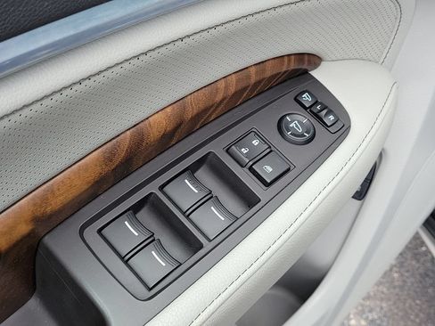 Used 2020 Acura MDX FWD w/ Technology Package image 19