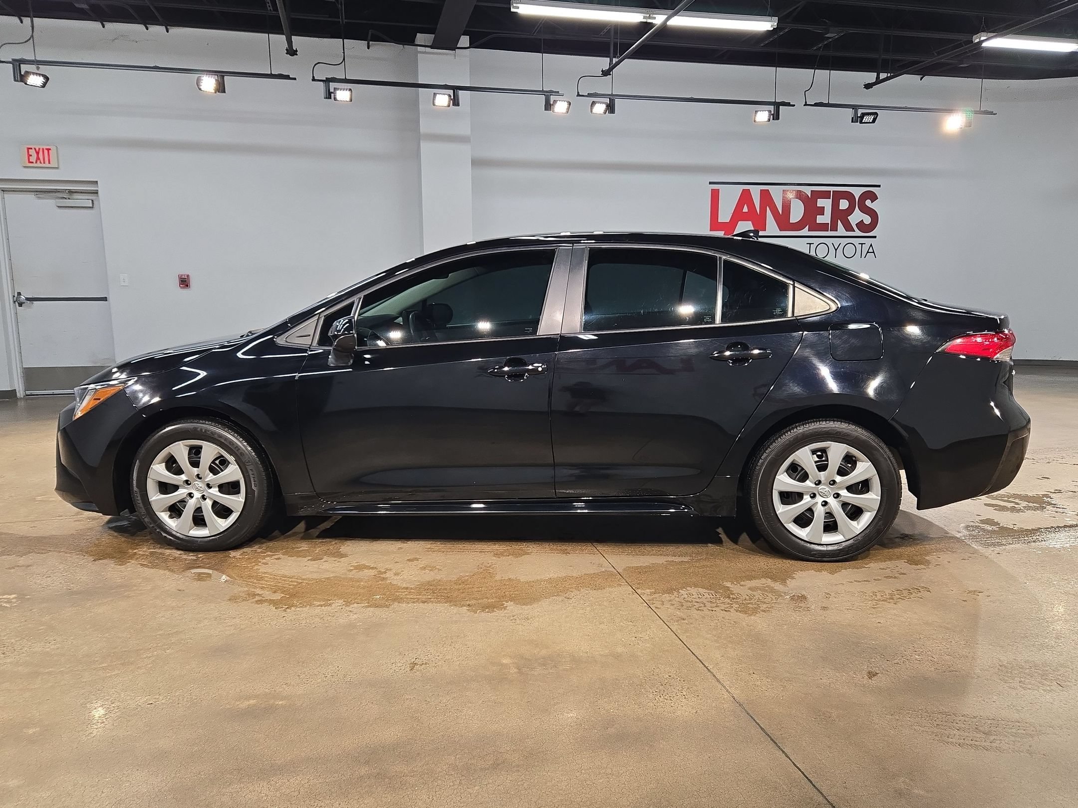 Used 2024 Toyota Corolla LE FWD image 4