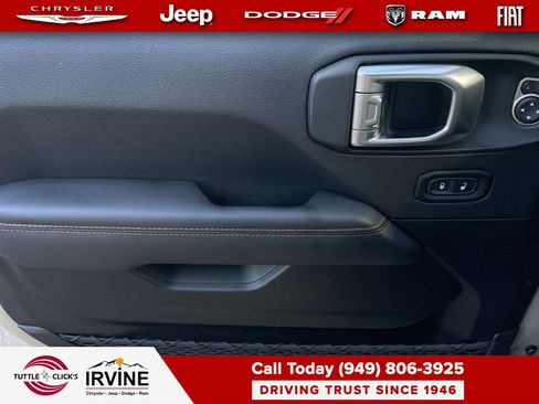 Certified 2022 Jeep Gladiator Mojave w/ Cold Weather Group image 20