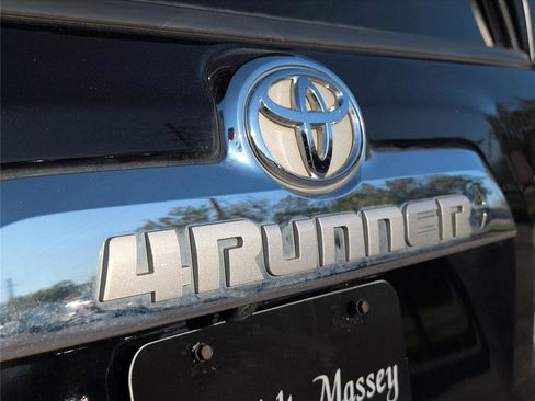 Used 2022 Toyota 4Runner Limited image 9