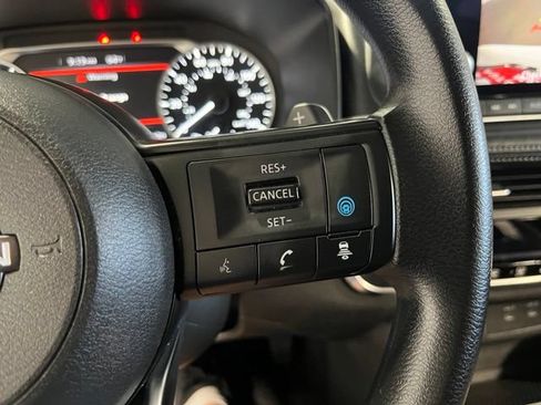 Used 2024 Nissan Rogue SV AWD/4WD image 27
