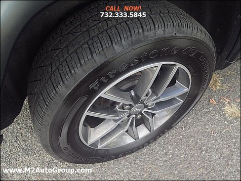 Used 2018 Jeep Grand Cherokee Limited image 37