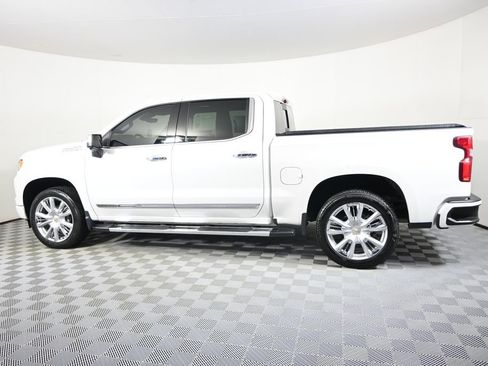 Used 2022 Chevrolet Silverado 1500 High Country w/ High Country Premium Package image 3